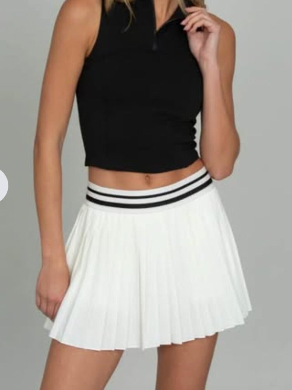 Gold hinge tennis skirt NWT ( Small)